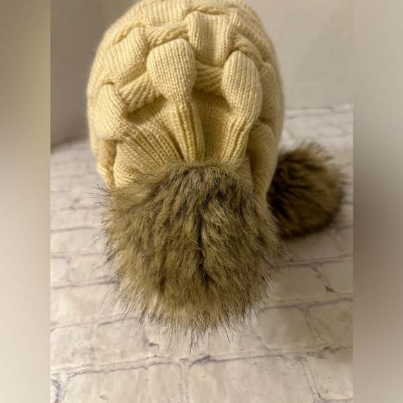 CHUNKY KNIT PATTERN CREAM WITH FAUX FUR POMS WOMEN’S WINTER HAT O/S - Picture 3 of 6